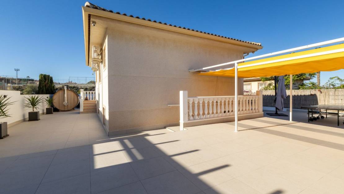 Venta - Chalet - Benijofar