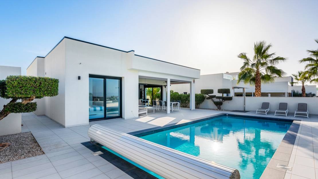 Venta - Chalet - Benijofar