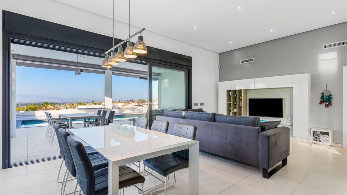 Venta - Chalet - Benijofar