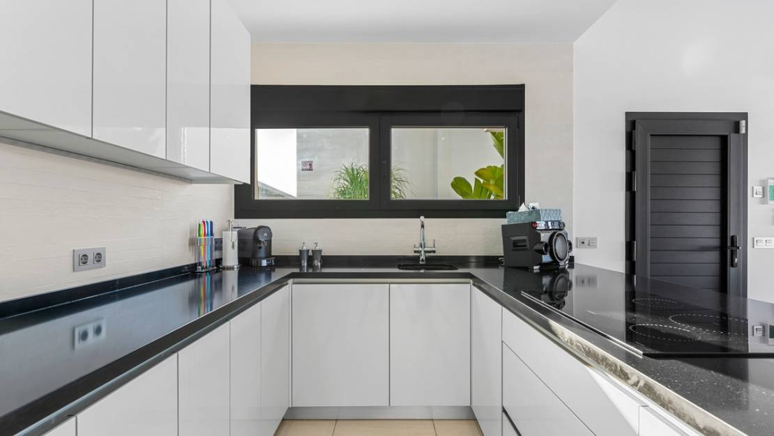 Venta - Chalet - Benijofar