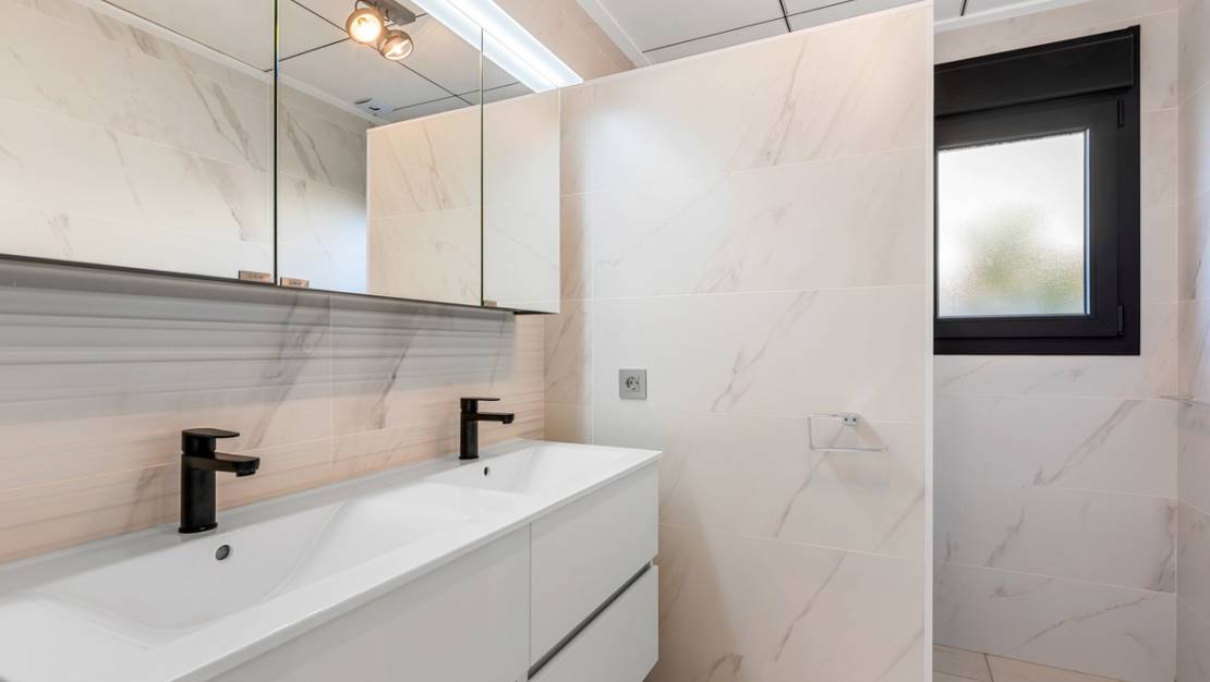 Venta - Chalet - Benijofar