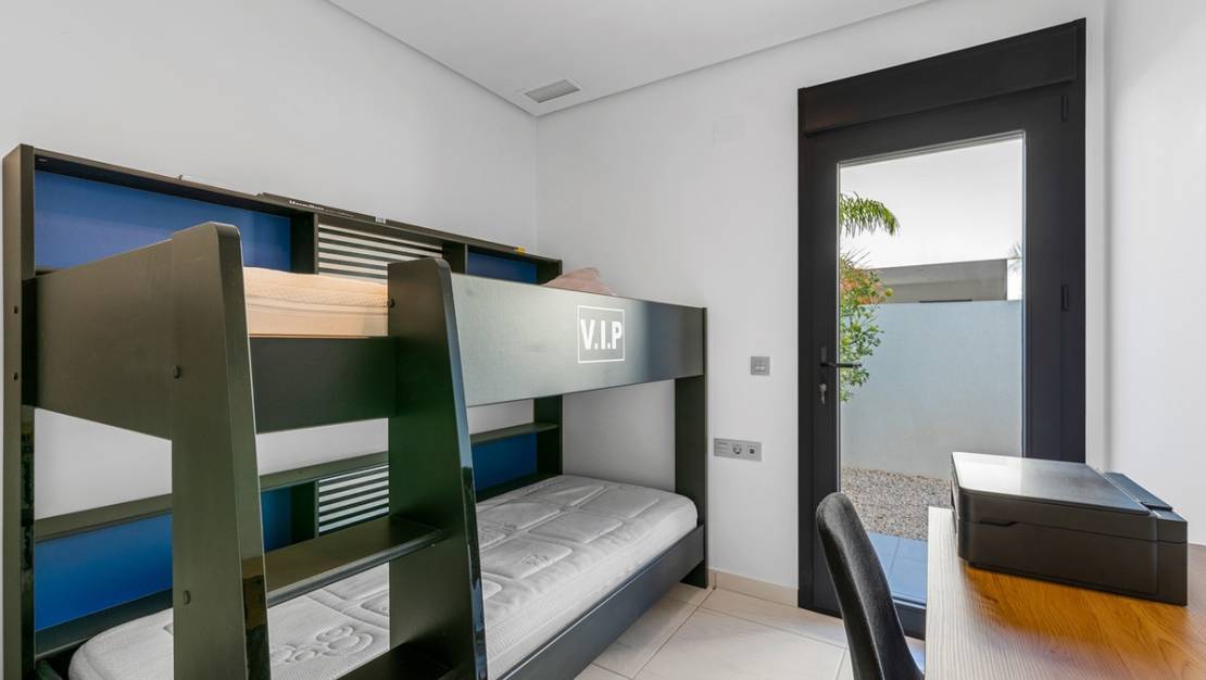 Venta - Chalet - Benijofar