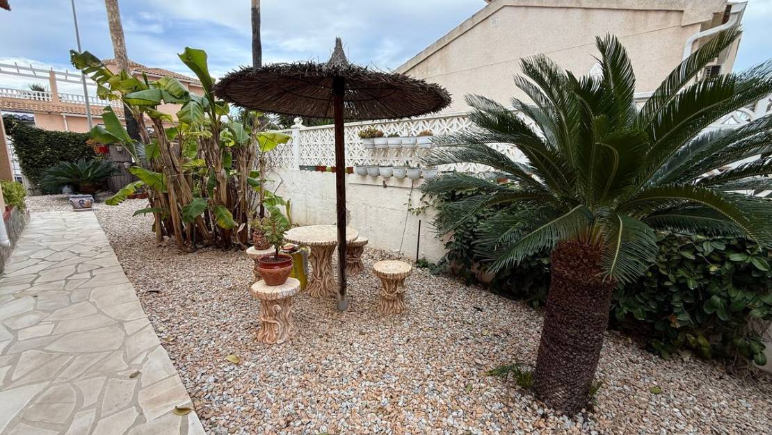 Venta - Chalet - Benijofar