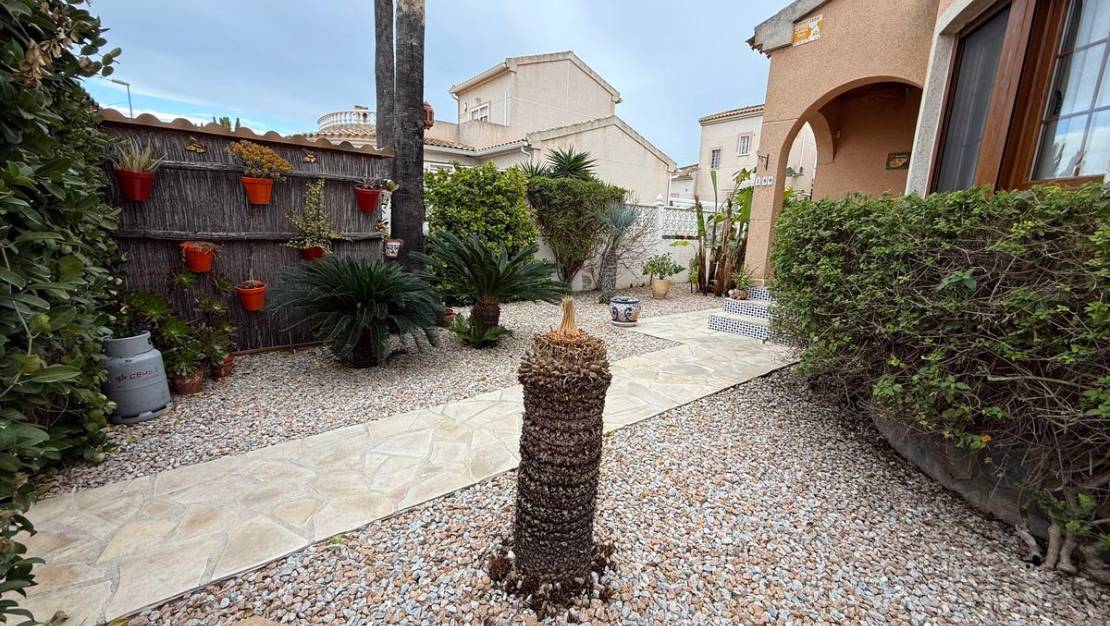 Venta - Chalet - Benijofar