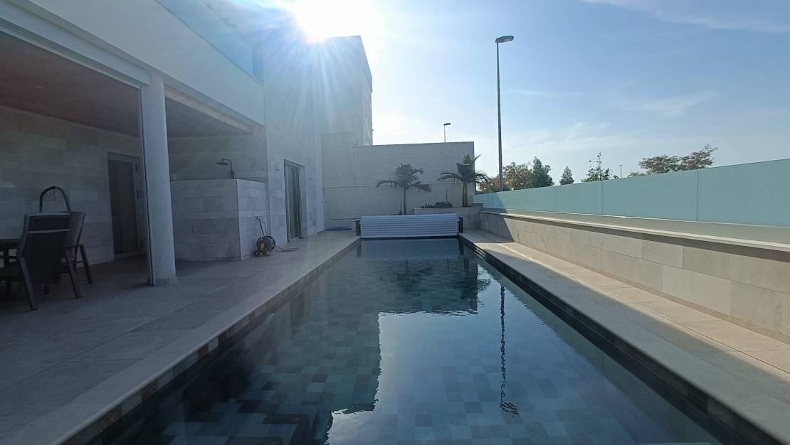 Venta - Chalet - Benijofar