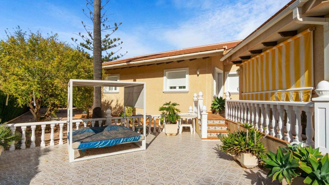 Venta - Chalet - Cabo Roig - MUY CERCA DE LA PLAYA