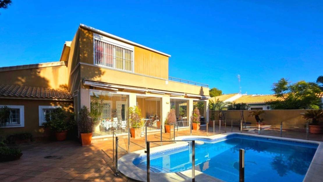 Venta - Chalet - Dehesa de Campoamor - Campoamor