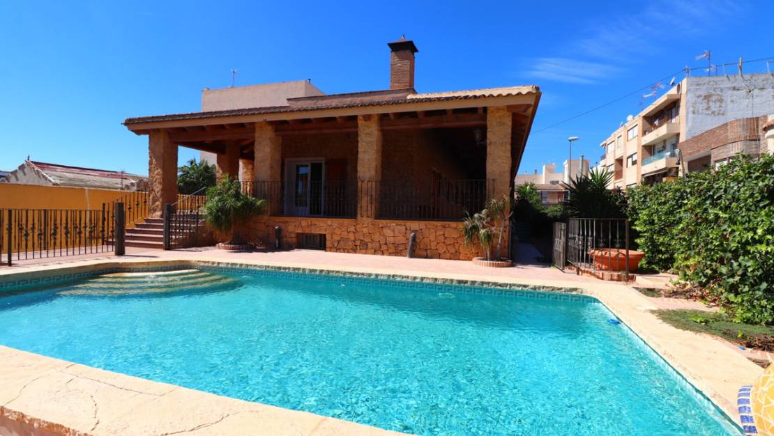 Venta - Chalet - Formentera del Segura - Los Palacios