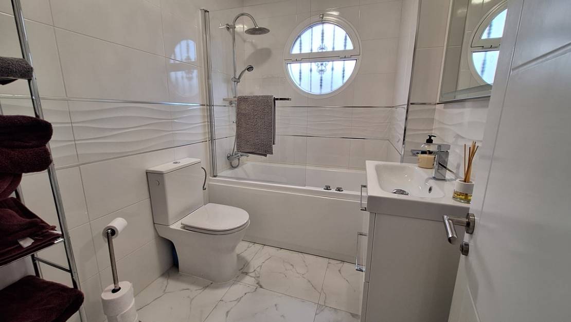 Venta - Chalet - Guardamar del Segura - Guardamar del Segura Centro