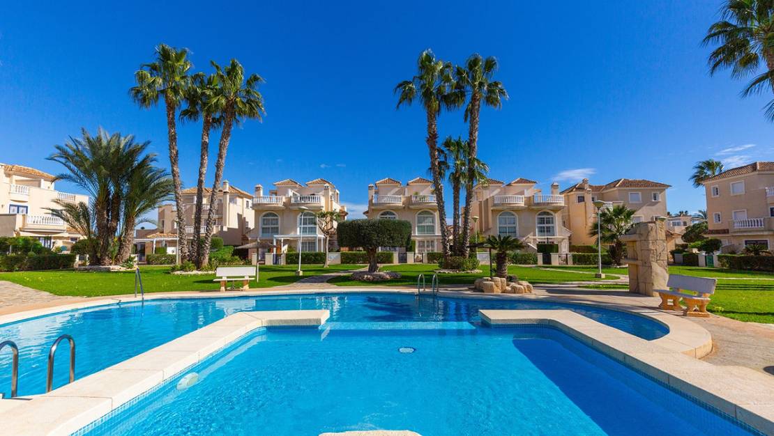 Venta - Chalet - Guardamar del Segura - Urbanización El Raso