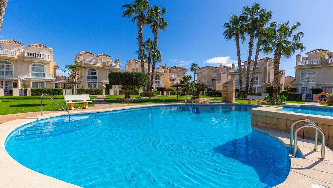 Venta - Chalet - Guardamar del Segura - Urbanización El Raso