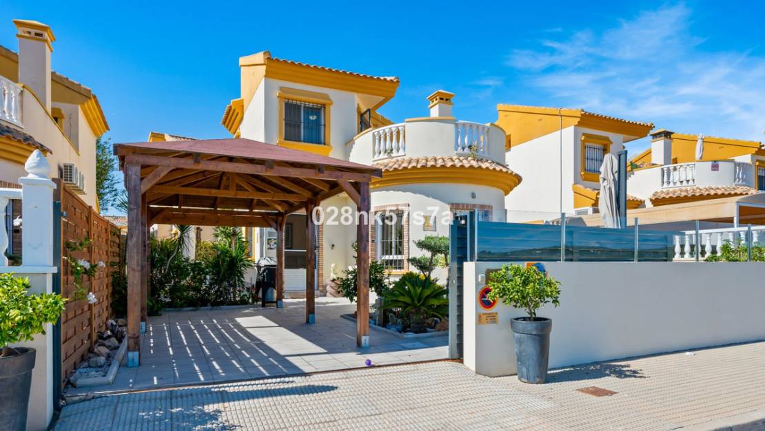 Venta - Chalet - Guardamar del Segura - Urbanización El Raso