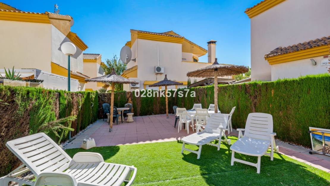 Venta - Chalet - Guardamar del Segura - Urbanización El Raso