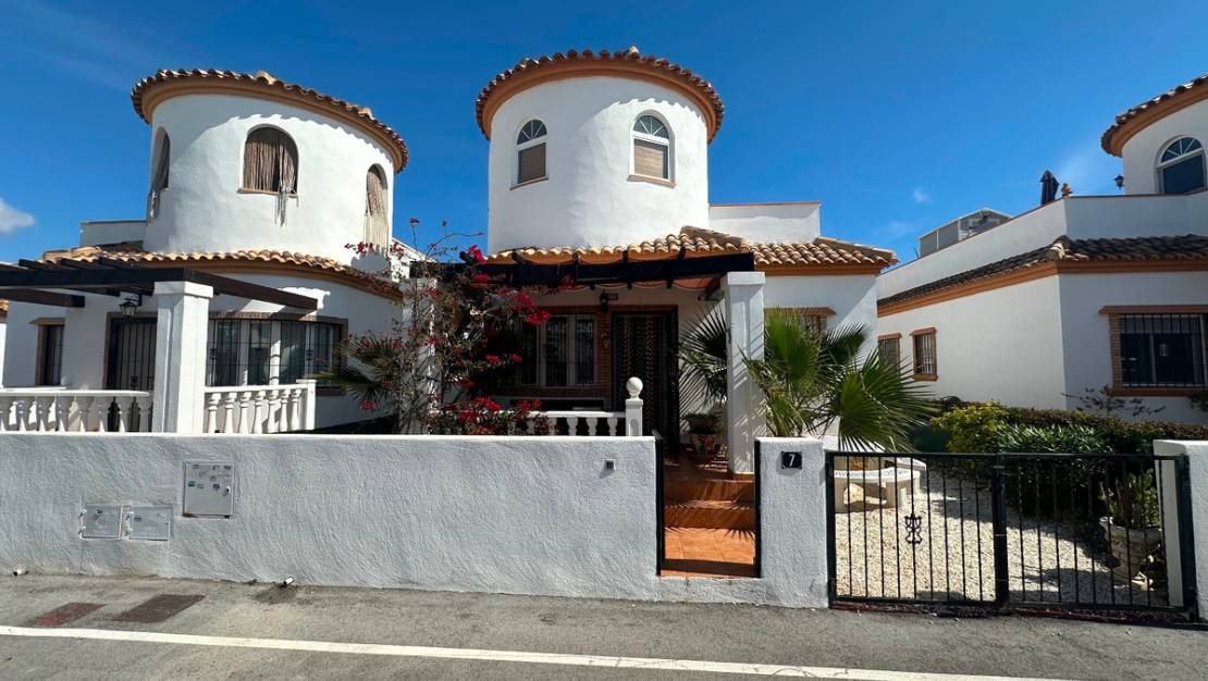 Venta - Chalet - Guardamar del Segura - Urbanización El Raso