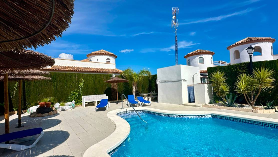 Venta - Chalet - Guardamar del Segura - Urbanización El Raso