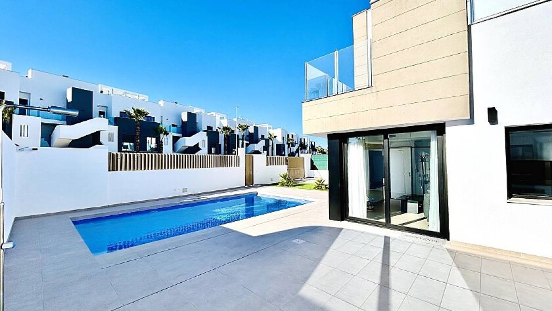 Venta - Chalet - Guardamar del Segura - Urbanización El Raso