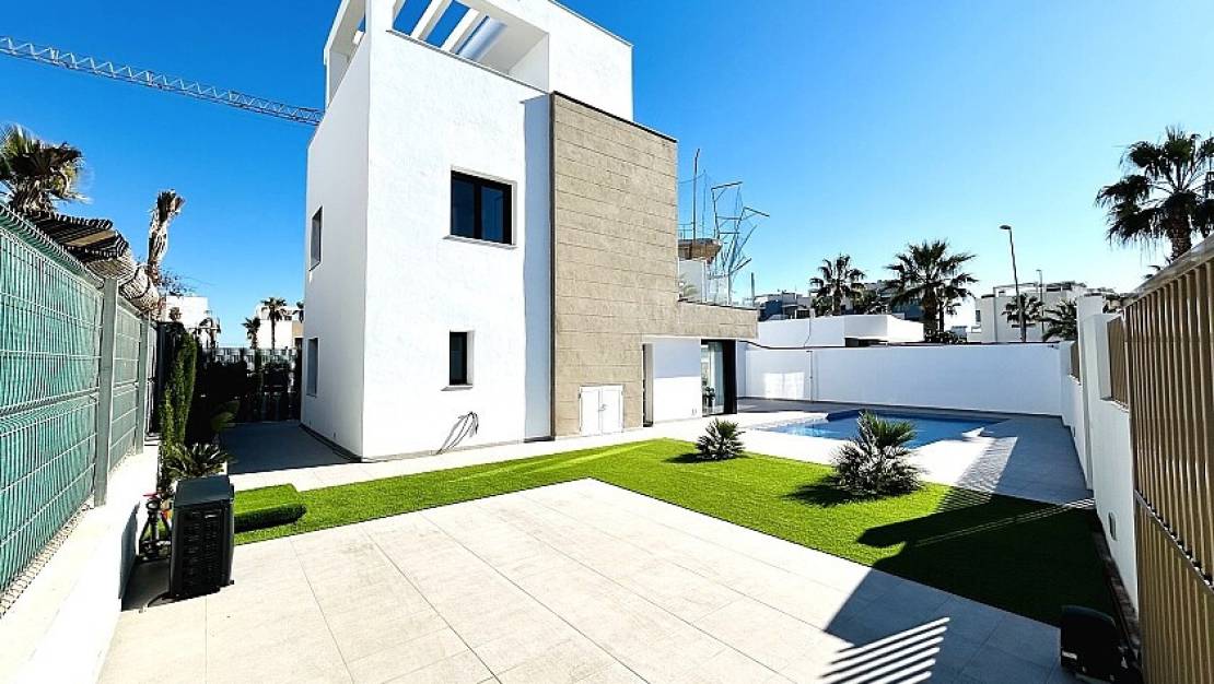 Venta - Chalet - Guardamar del Segura - Urbanización El Raso