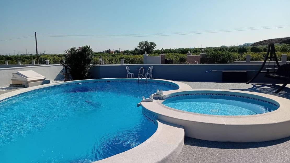 Venta - Chalet - Jacarilla