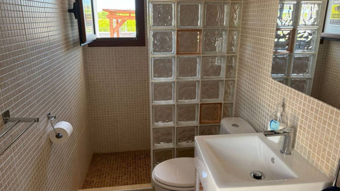 Venta - Chalet - Jacarilla