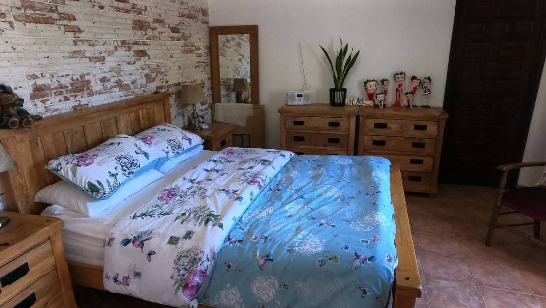 Venta - Chalet - Jacarilla