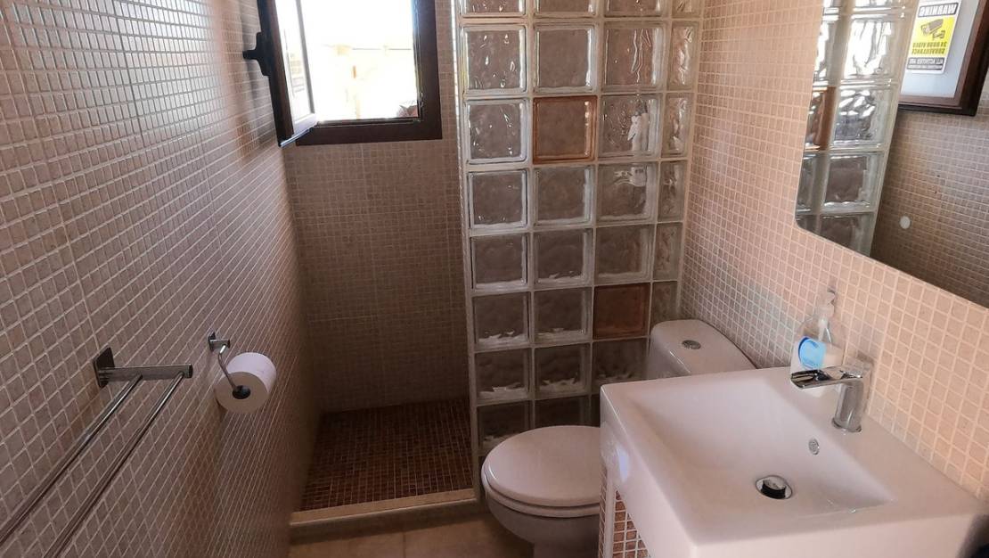 Venta - Chalet - Jacarilla