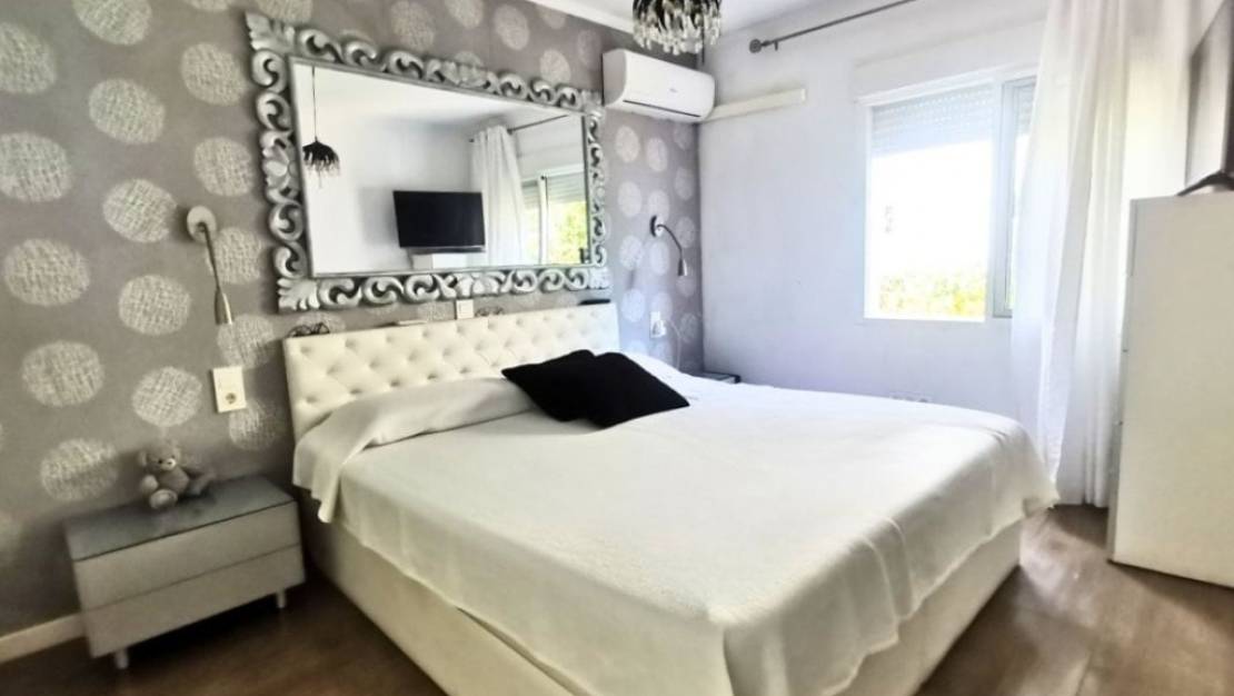 Venta - Chalet - L'Alfás del Pi - Albir