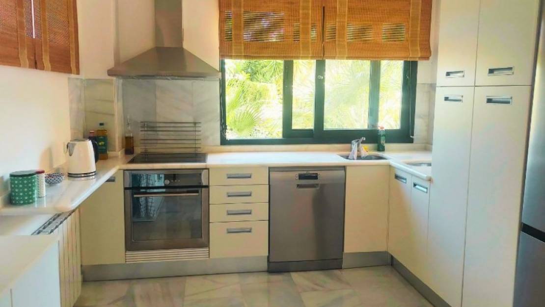 Venta - Chalet - L'Alfás del Pi - Albir