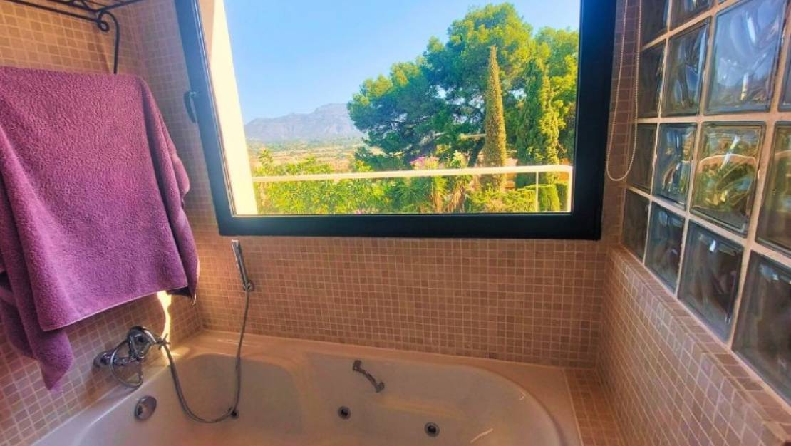 Venta - Chalet - L'Alfás del Pi - Albir