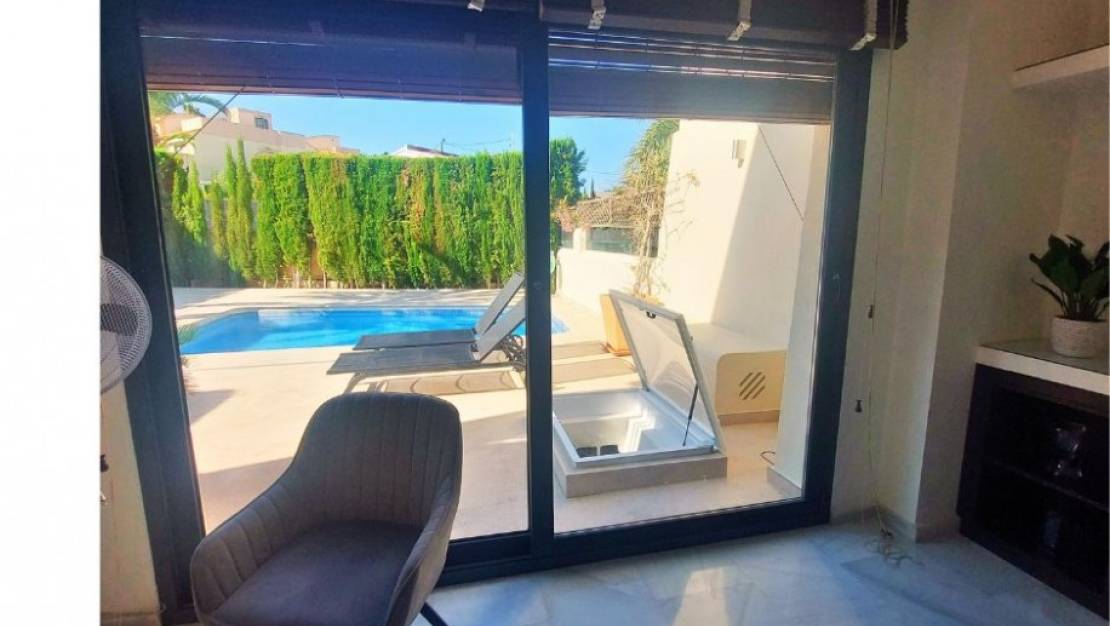 Venta - Chalet - L'Alfás del Pi - Albir