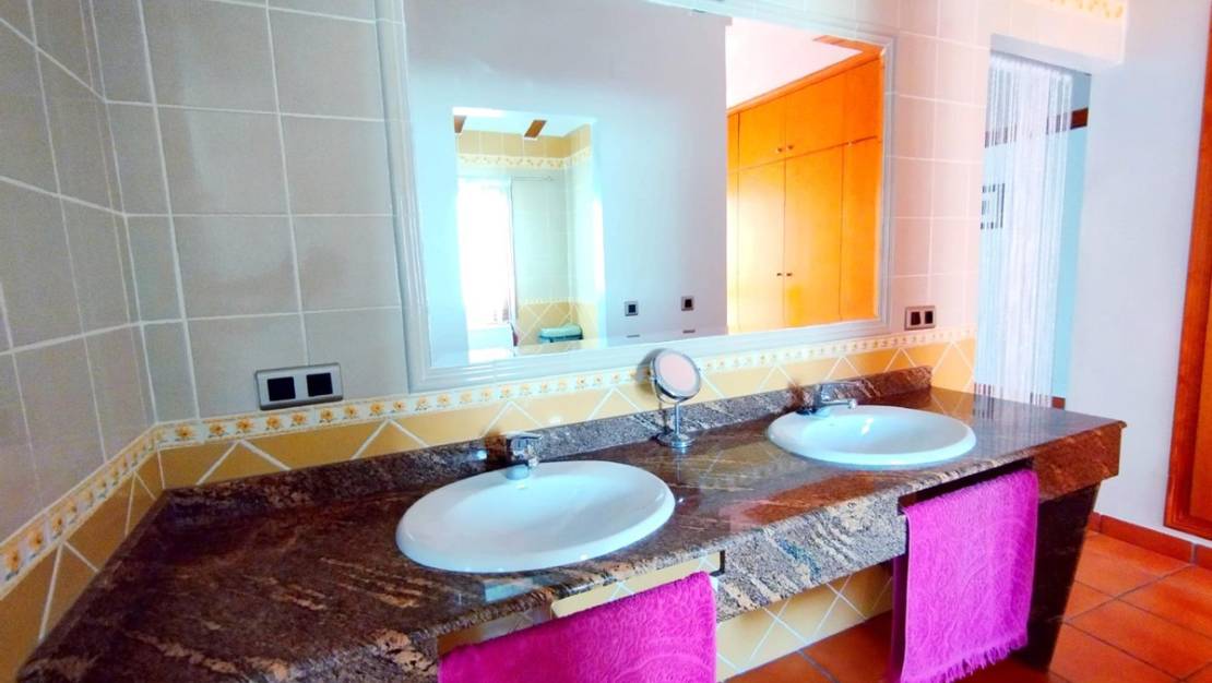 Venta - Chalet - L'Alfás del Pi - L'Alfás del Pi Centro