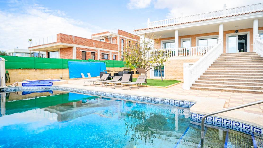 Venta - Chalet - L'Alfás del Pi - L'Alfás del Pi Centro