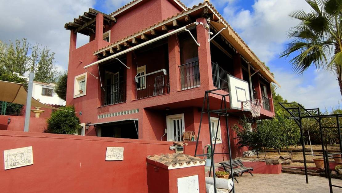 Venta - Chalet - La Nucía - La Nucia Centro