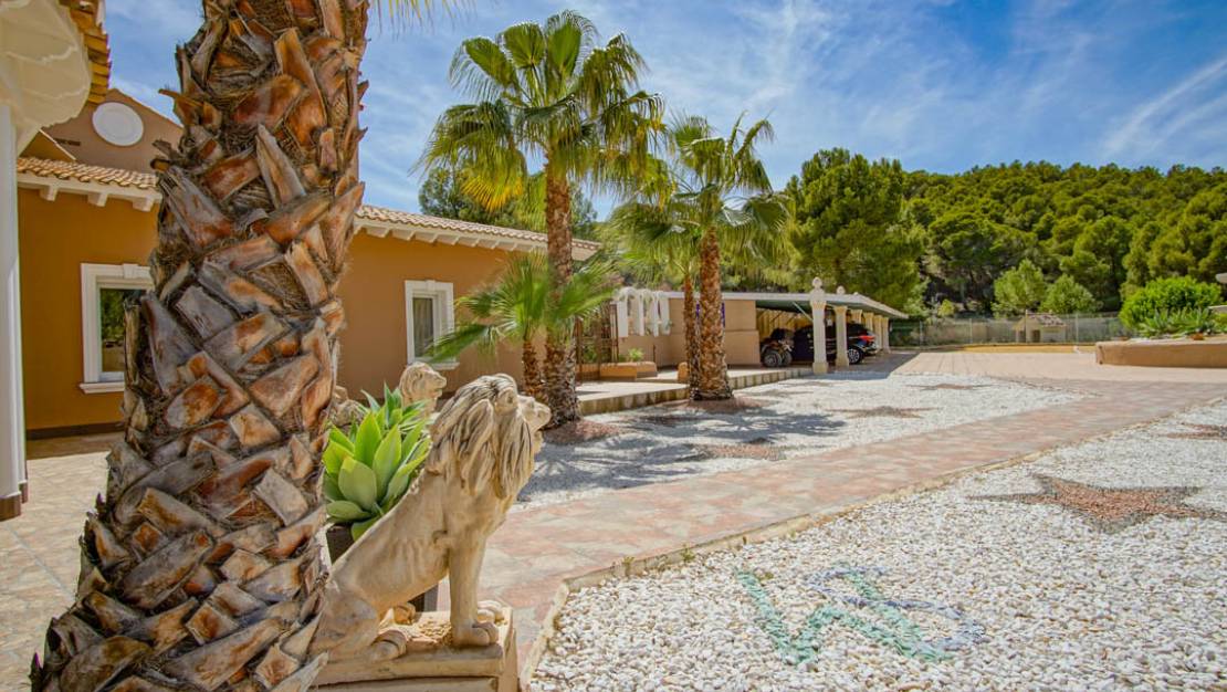 Venta - Chalet - La Nucía - La Nucia Centro