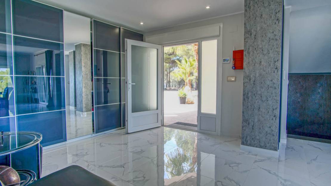 Venta - Chalet - La Nucía - La Nucia Centro