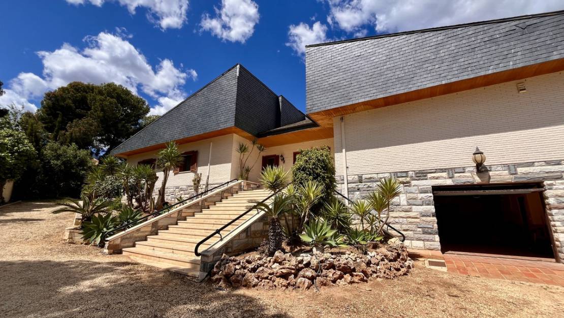 Venta - Chalet - La Nucía - La Nucia Centro