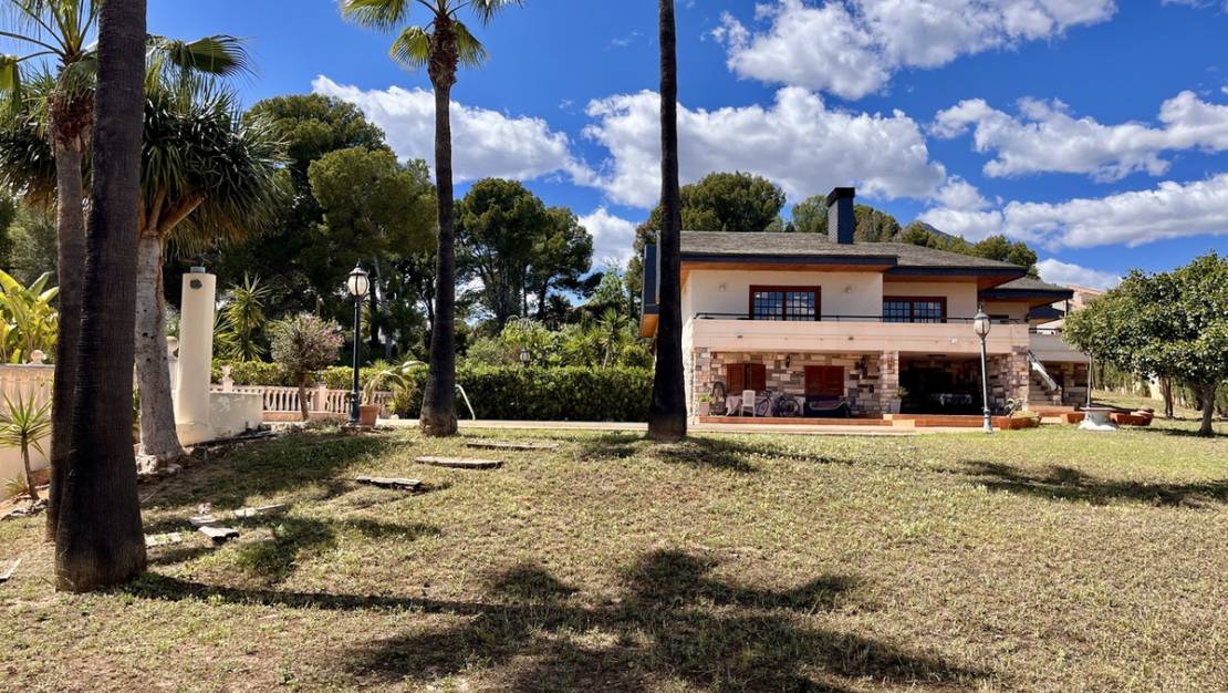 Venta - Chalet - La Nucía - La Nucia Centro