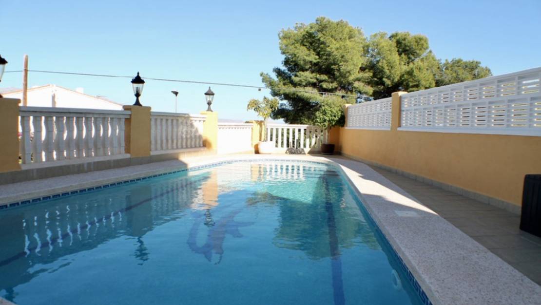 Venta - Chalet - La Nucía - La Nucia Centro