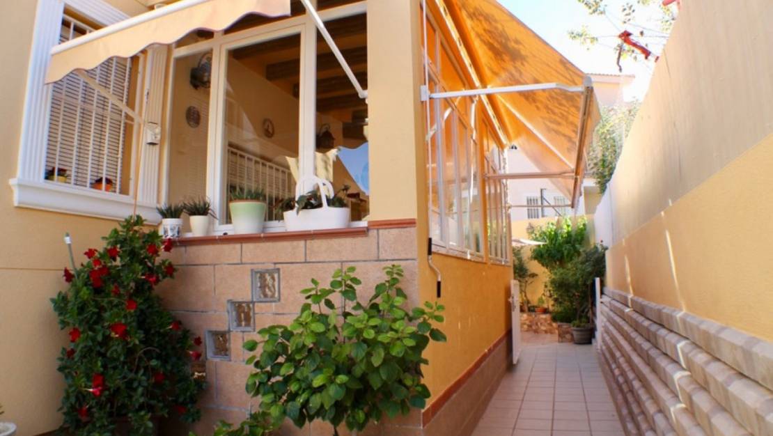 Venta - Chalet - La Nucía - La Nucia Centro