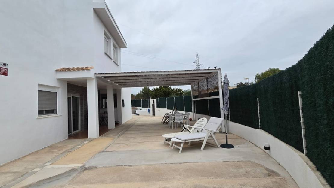 Venta - Chalet - La Nucía - La Nucia Centro