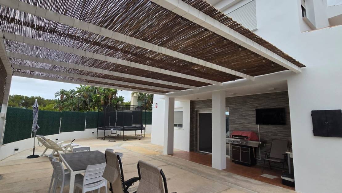 Venta - Chalet - La Nucía - La Nucia Centro