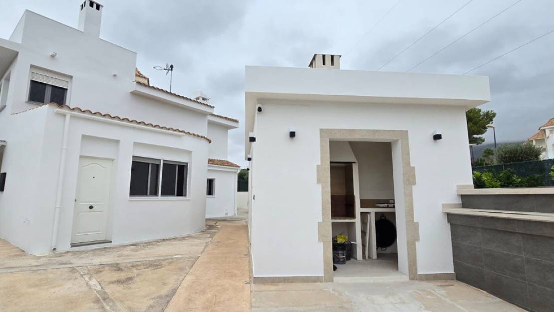 Venta - Chalet - La Nucía - La Nucia Centro