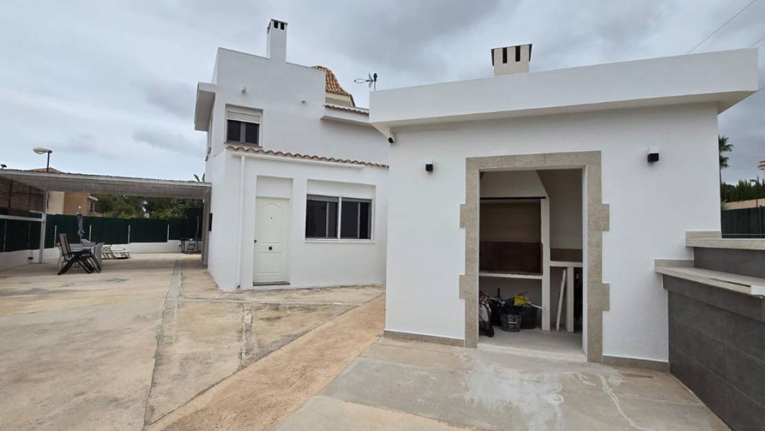 Venta - Chalet - La Nucía - La Nucia Centro