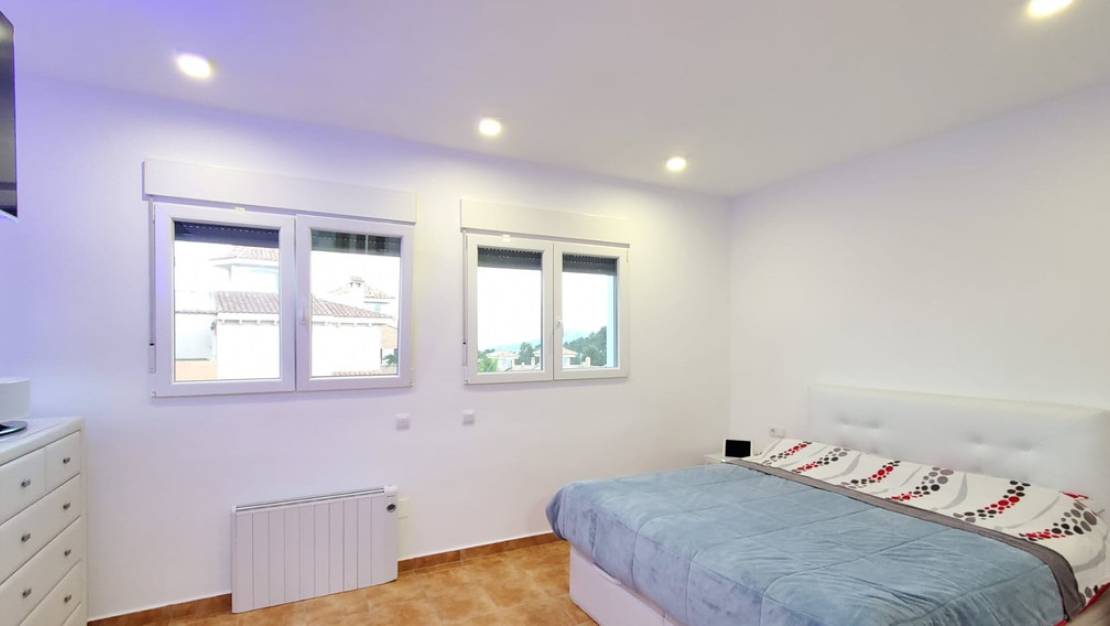 Venta - Chalet - La Nucía - La Nucia Centro