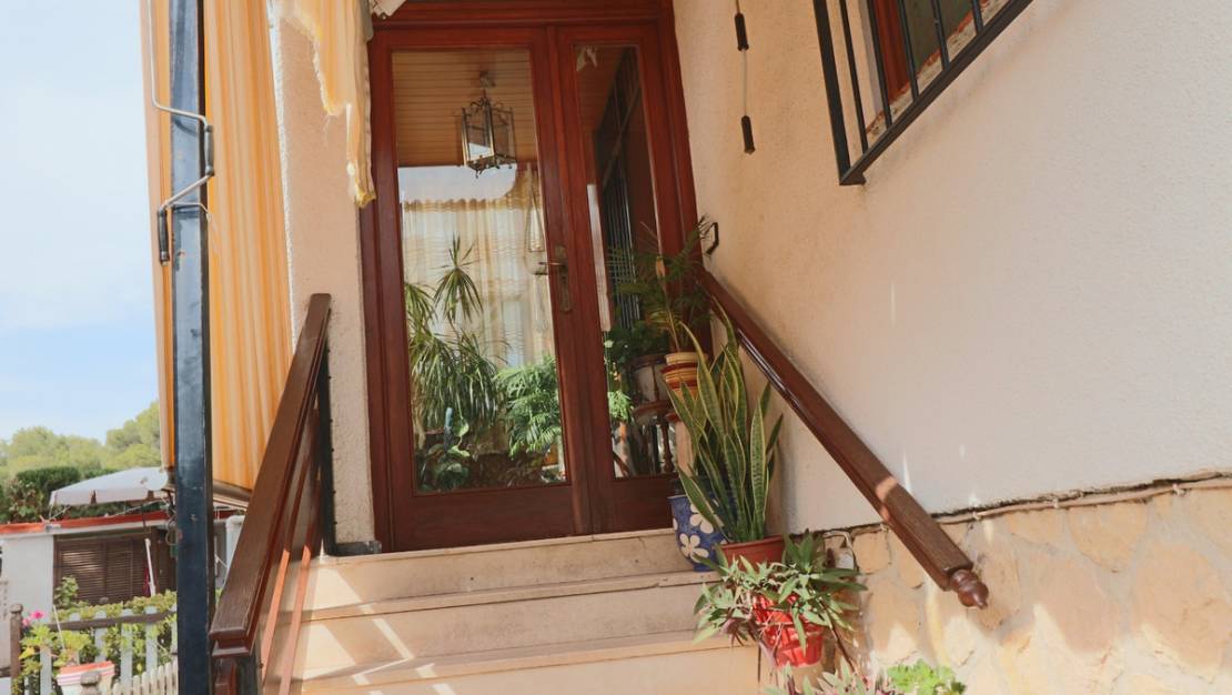 Venta - Chalet - La Nucía - La Nucia Centro