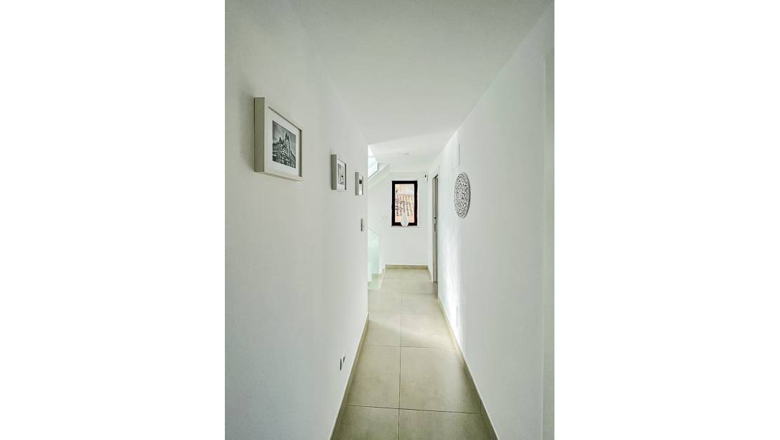 Venta - Chalet - La Nucía - La Nucia Centro