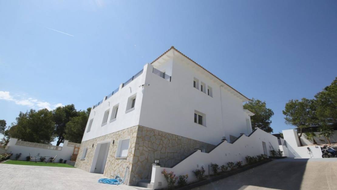 Venta - Chalet - La Nucía - La Nucia Centro