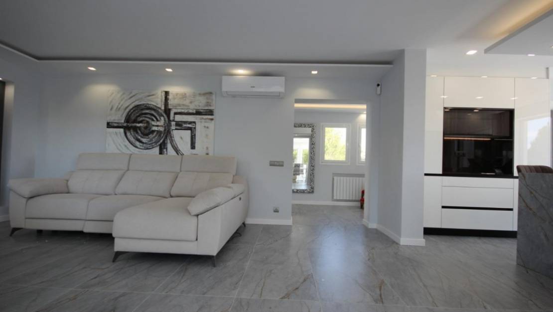 Venta - Chalet - La Nucía - La Nucia Centro