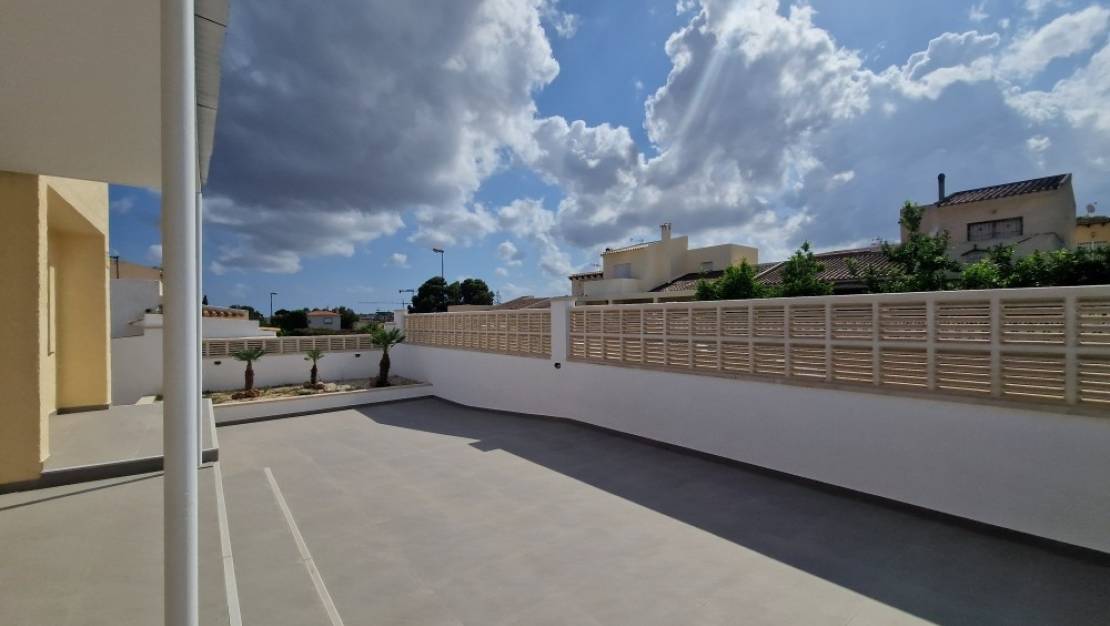 Venta - Chalet - La Nucía - La Nucia Centro