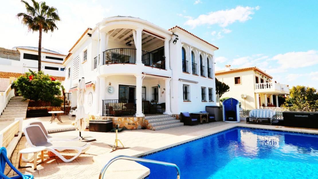 Venta - Chalet - La Nucía - La Nucia Centro