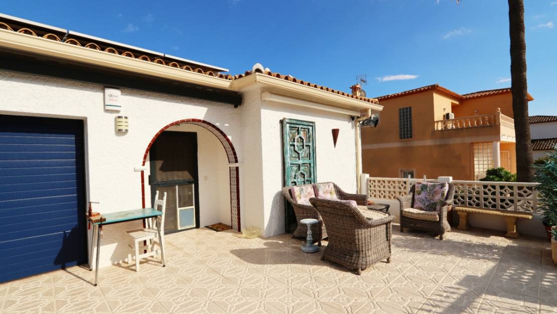 Venta - Chalet - La Nucía - La Nucia Centro